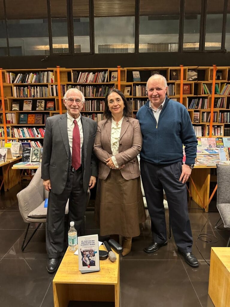 Jorge Insunza tras el lanzamiento de su libro: “No vamos a ser una buena oposición repitiendo lo mismo que nos llevó a la derrota”